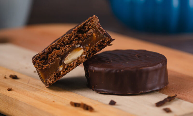 Pack Alfajores Artesanales 55% cacao - Imagen 3
